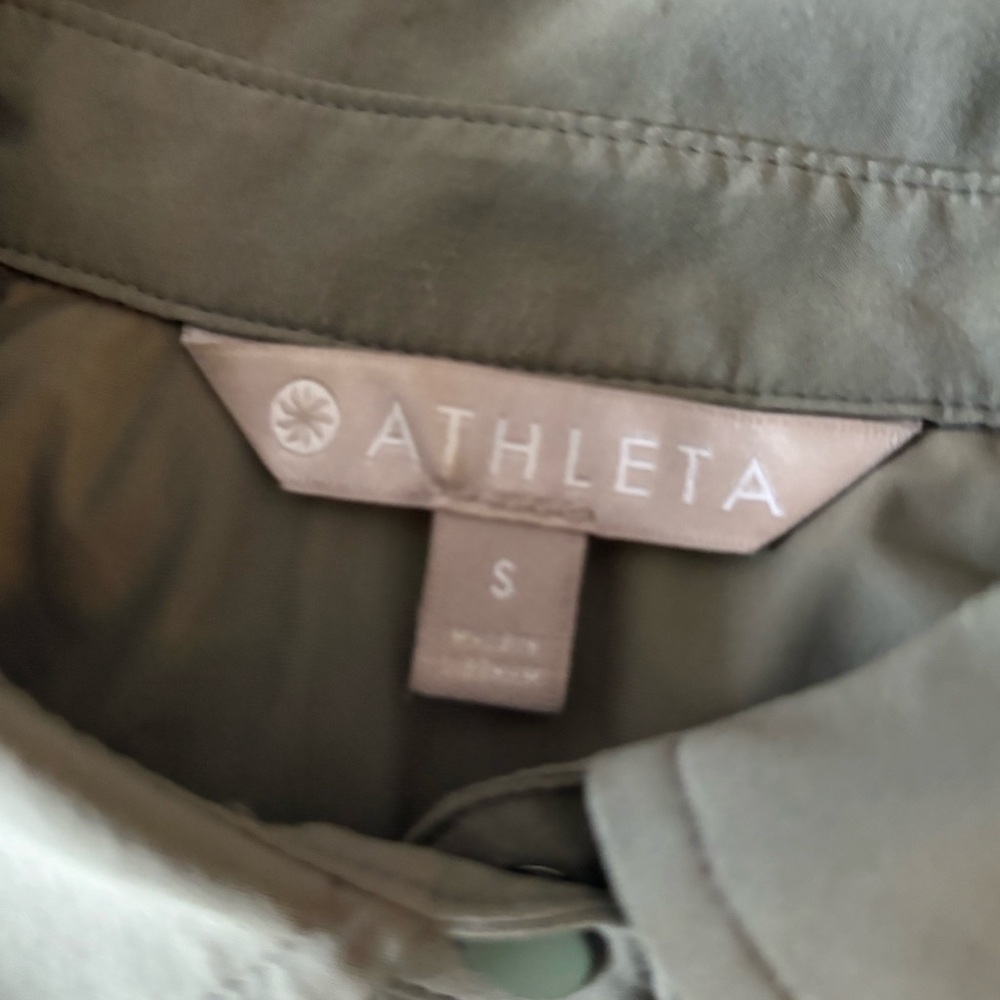 Athleta Womens Northstar Shirt, Olive Green, Featherweight Stretch, S - Picture 6 of 6
